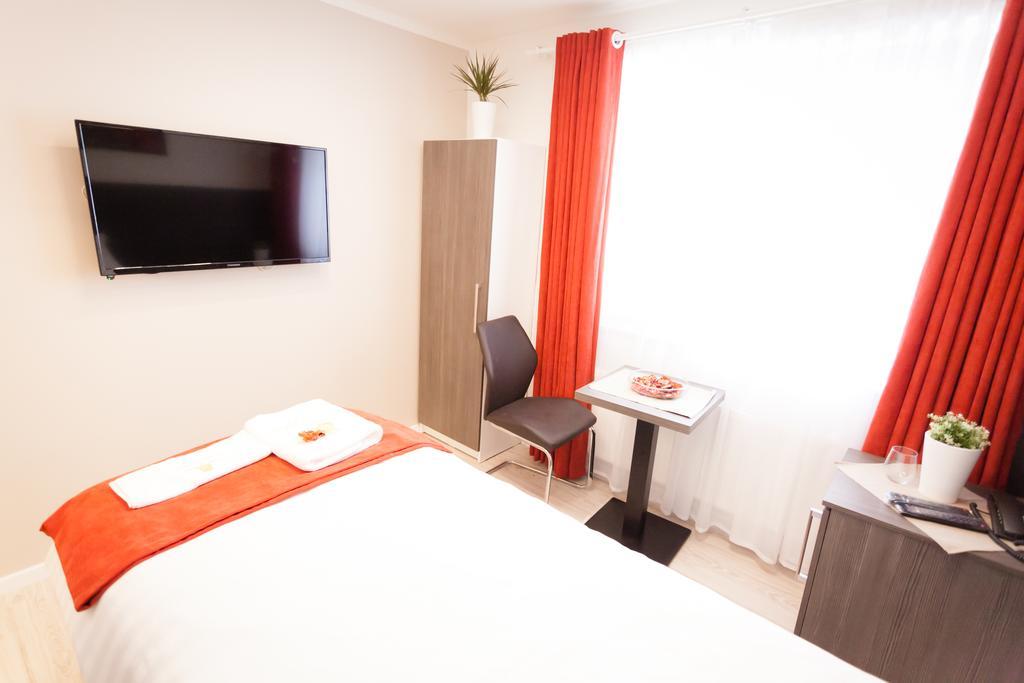 Royal 2* Praha